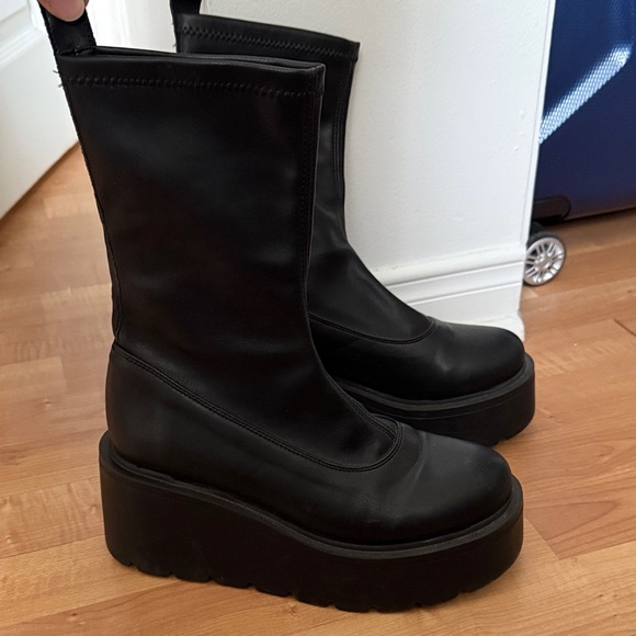 L'INTERVALLE Shoes - L'INTERVALLE Black Platform Boots